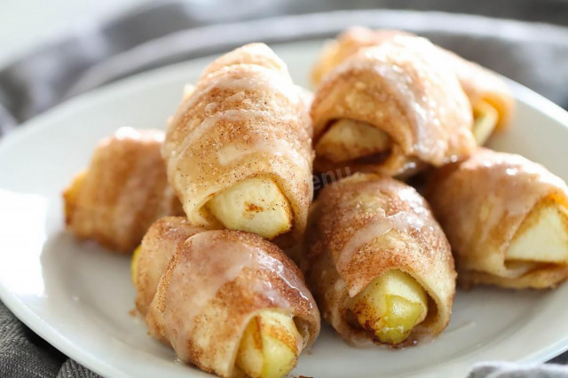Szybkie roladki francuskie z jabłkami przepis ze zdjęciami krok po kroku