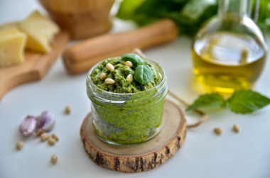 Klasyczny sos pesto z bazylią przepis ze zdjęciami krok po kroku i wideo