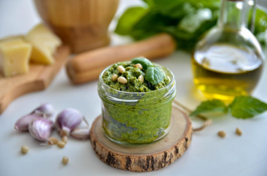 Klasyczny sos pesto z bazylią przepis ze zdjęciami krok po kroku i wideo