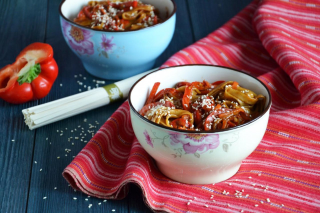 Udon z sosem teriyaki przepis ze zdjęciami krok po kroku i wideo