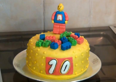 Tort „Klocki Lego” przepis ze zdjęciami krok po kroku i wideo
