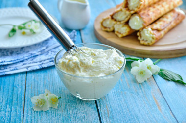 Krem budyniowy do rurek waflowych przepis ze zdjęciami krok po kroku i wideo