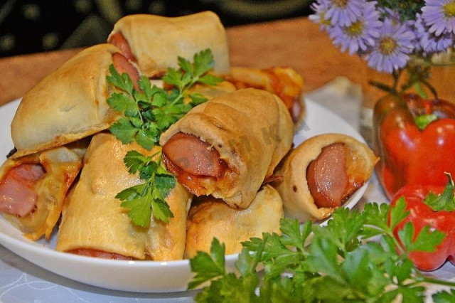 Roladki z serem i parówkami przepis ze zdjęciami krok po kroku