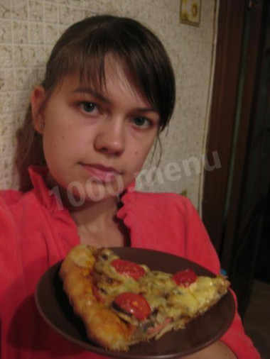 Wegetariańska pizza z grzybami i serem z piekarnika przepis ze zdjęciami krok po kroku