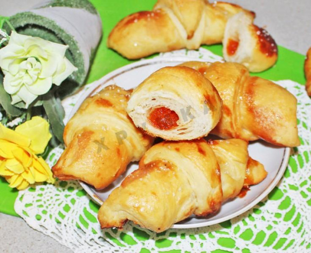 Francuskie croissanty z konfiturą morelową przepis ze zdjęciami krok po kroku