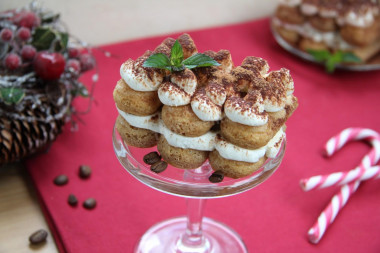 Tiramisu ze śmietanką i mascarpone przepis ze zdjęciami krok po kroku