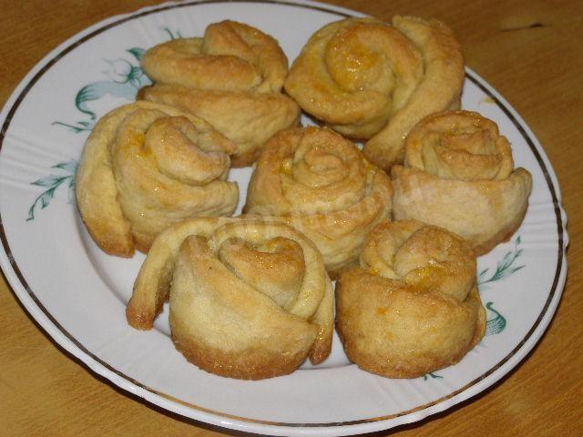 Bułeczki różyczki z ciasta z cukrem przepis ze zdjęciami krok po kroku