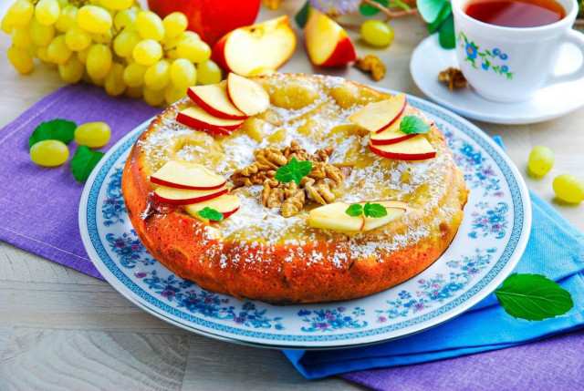 Ciasto z jabłkami w multicookerze przepis ze zdjęciami krok po kroku