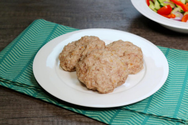 Kotlety wieprzowe na parze w multicookerze przepis ze zdjęciami krok po kroku