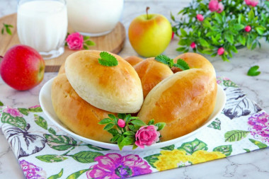 Puszyste pierożki drożdżowe na mleku przepis ze zdjęciami krok po kroku