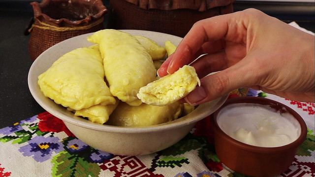Waniliowe pierogi z twarogiem na parze przepis ze zdjęciami krok po kroku i wideo
