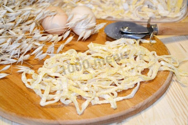 Makaron jajeczny z wypiekacza do chleba przepis ze zdjęciami krok po kroku