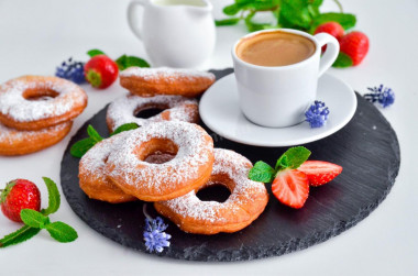 Donuty drożdżowe przepis ze zdjęciami krok po kroku i wideo