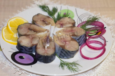 Makrela solona na sucho w domu przepis ze zdjęciami krok po kroku i wideo