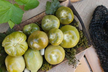 Zielone pomidory w beczce na zimę przepis ze zdjęciami krok po kroku