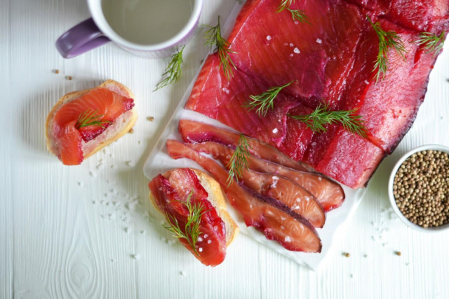 Gravlax z łososia z burakami przepis ze zdjęciami krok po kroku i wideo
