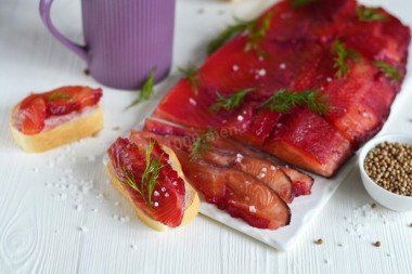 Gravlax z łososia z burakami przepis ze zdjęciami krok po kroku i wideo