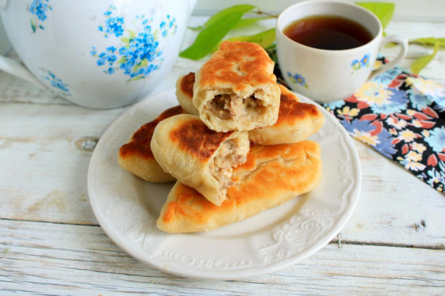 Pierożki z mięsem smażone na patelni przepis ze zdjęciami krok po kroku