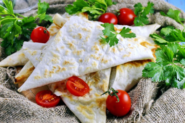 Leniwe czebureki z lawasza z mięsem mielonym z patelni przepis ze zdjęciami krok po kroku