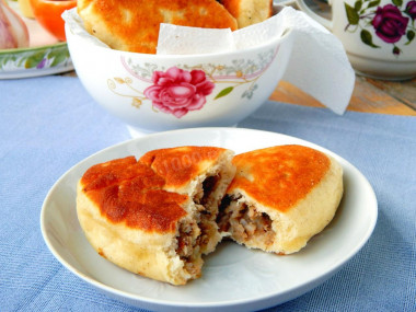 Smażone pierożki drożdżowe na cieście parzonym przepis ze zdjęciami krok po kroku