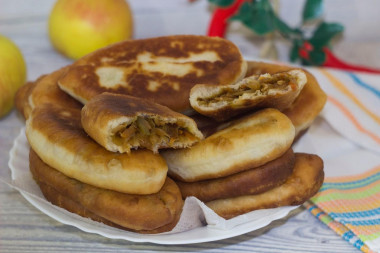Smażone pierożki z kiszoną kapustą przepis ze zdjęciami krok po kroku i wideo