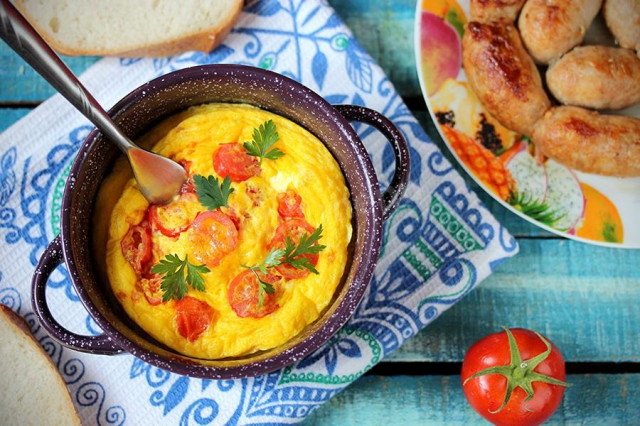 Omlet w kubku z mikrofalówki przepis ze zdjęciami krok po kroku