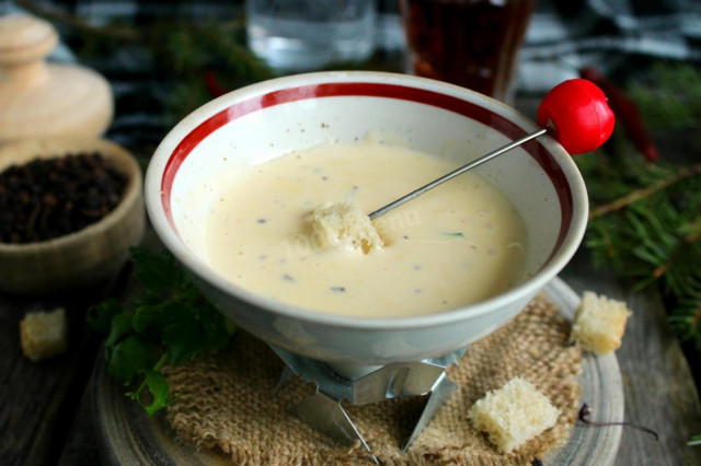 Domowe fondue serowe przepis ze zdjęciami krok po kroku