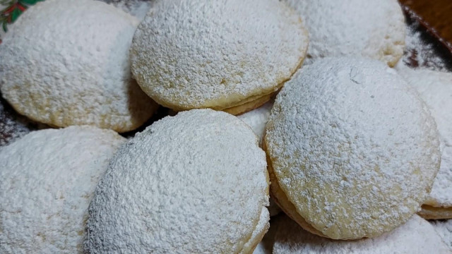 Delikatne kruche ciasteczka z włoskim akcentem przepis ze zdjęciami krok po kroku i wideo