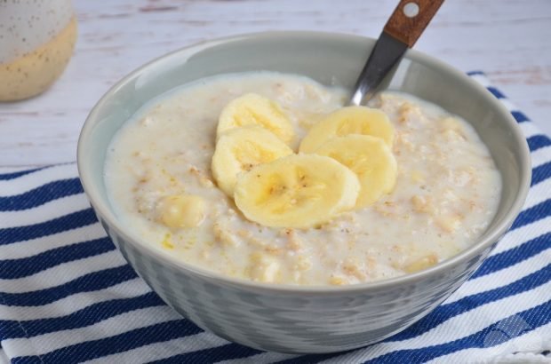 Płatki owsiane dla dzieci z bananem