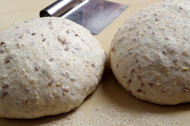 Ciasto na zakwasie na chleb przepis ze zdjęciami krok po kroku