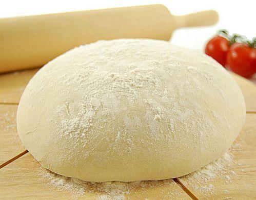 Ciasto na pizzę na suchych drożdżach i oliwie z oliwek przepis ze zdjęciami krok po kroku