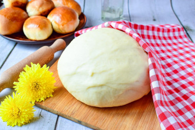 Miękkie puszyste ciasto drożdżowe na pierożki przepis ze zdjęciami krok po kroku i wideo