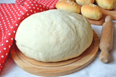 Ciasto na świeżych drożdżach przepis ze zdjęciami krok po kroku i wideo