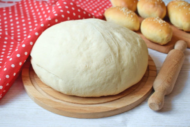 Ciasto na świeżych drożdżach przepis ze zdjęciami krok po kroku i wideo