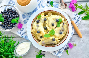 Pierogi z jagodami na kefirze przepis ze zdjęciami krok po kroku i wideo
