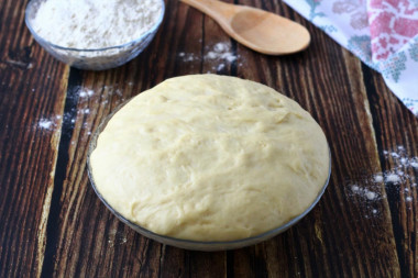 Miękkie ciasto drożdżowe na pieczone pierożki przepis ze zdjęciami krok po kroku