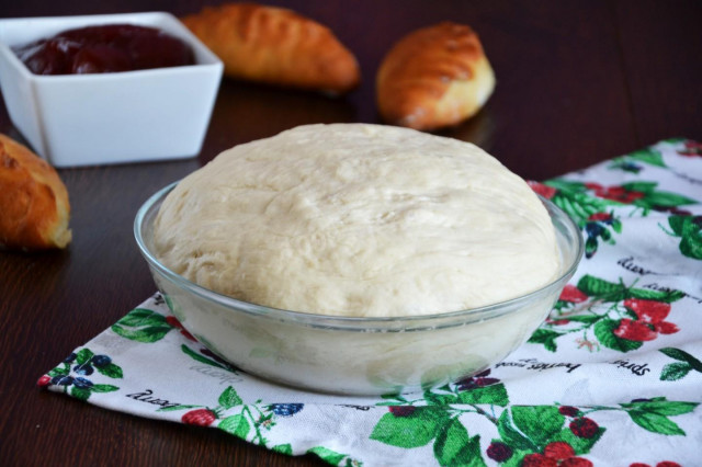 Ciasto na zsiadłym mleku na pierożki przepis ze zdjęciami krok po kroku i wideo