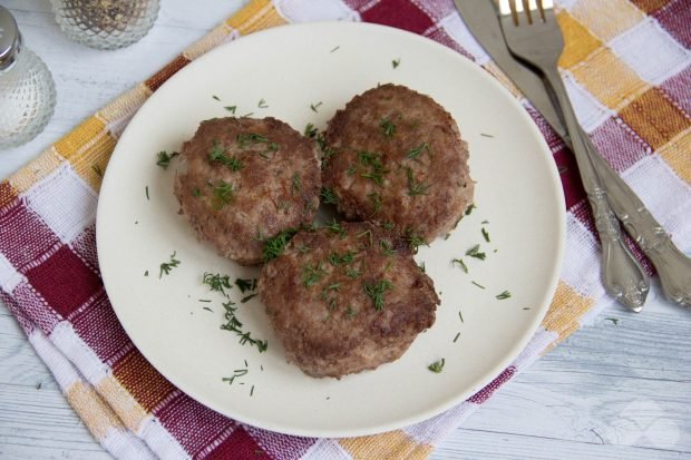 Kotlety z kaszą manną-prosty i pyszny przepis ze zdjęciem (krok po kroku)