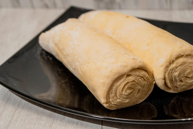 Szybkie drożdżowe ciasto francuskie przepis ze zdjęciami krok po kroku i wideo