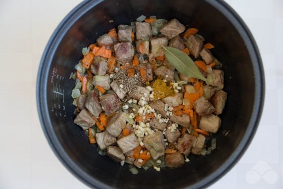Pilaw z wieprzowiną w powolnej kuchence: zdjęcie przygotowania przepisu, krok 5