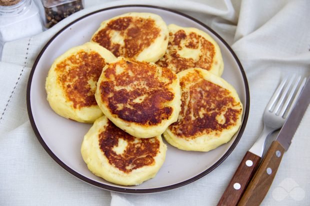 Placki ziemniaczane z gotowanych ziemniaków – prosty i pyszny przepis ze zdjęciem (krok po kroku)