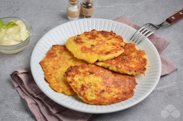 Placki z czosnkiem-prosty i pyszny przepis ze zdjęciem (krok po kroku)