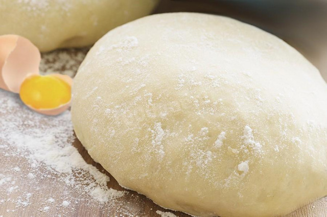 Ciasto na wodzie i oleju na pierożki z suszonymi drożdżami przepis ze zdjęciami krok po kroku