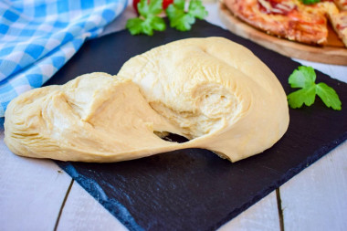 Ciasto na pizzę na kefirze bez drożdży przepis ze zdjęciami krok po kroku i wideo