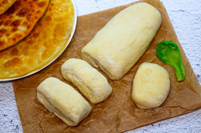 Chrupiące ciasto na czebureki na kefirze przepis ze zdjęciami krok po kroku