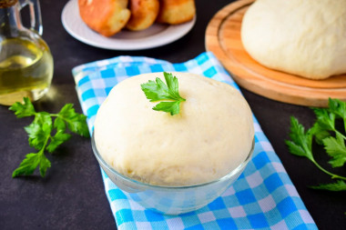 Ciasto drożdżowe na śmietanie przepis ze zdjęciami krok po kroku