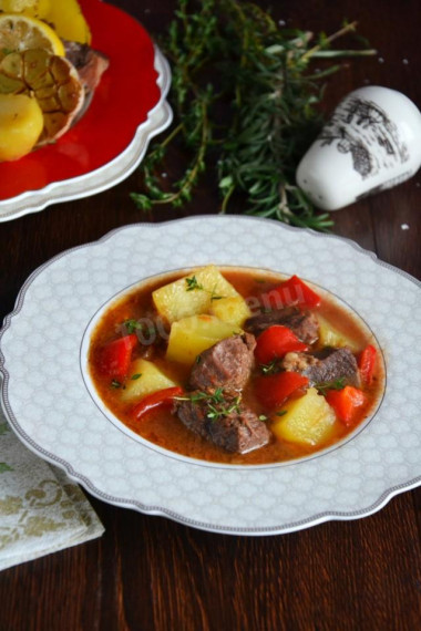Węgierska zupa gulaszowa przepis ze zdjęciami krok po kroku i wideo