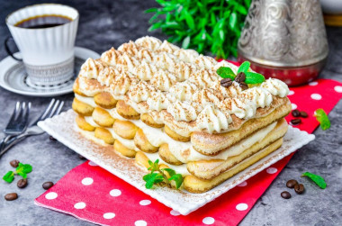 Klasyczny tort tiramisu z biszkoptami i mascarpone przepis ze zdjęciami krok po kroku i wideo