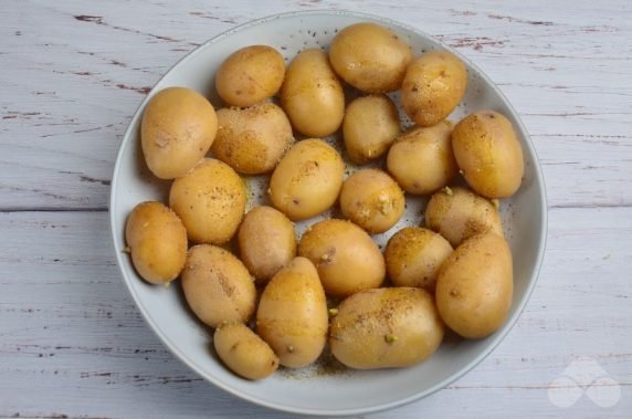 Młode ziemniaki po wiejsku: zdjęcie przygotowania przepisu, krok 2