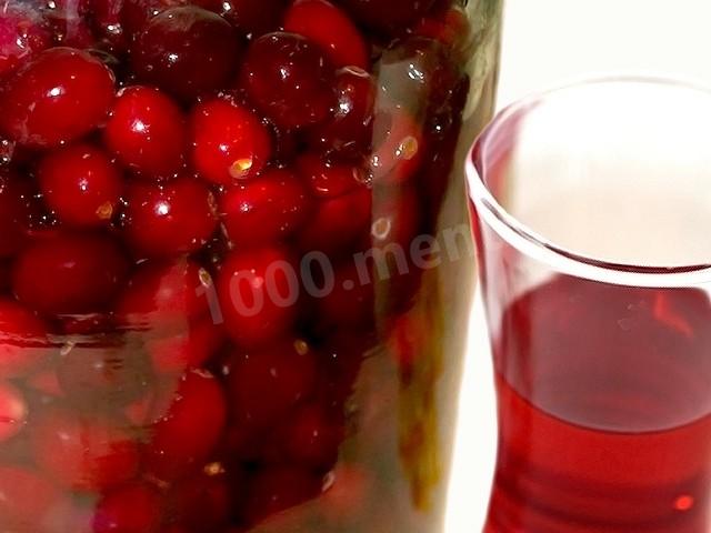 Wódka z sokiem żurawinowym i cukrem przepis ze zdjęciami krok po kroku